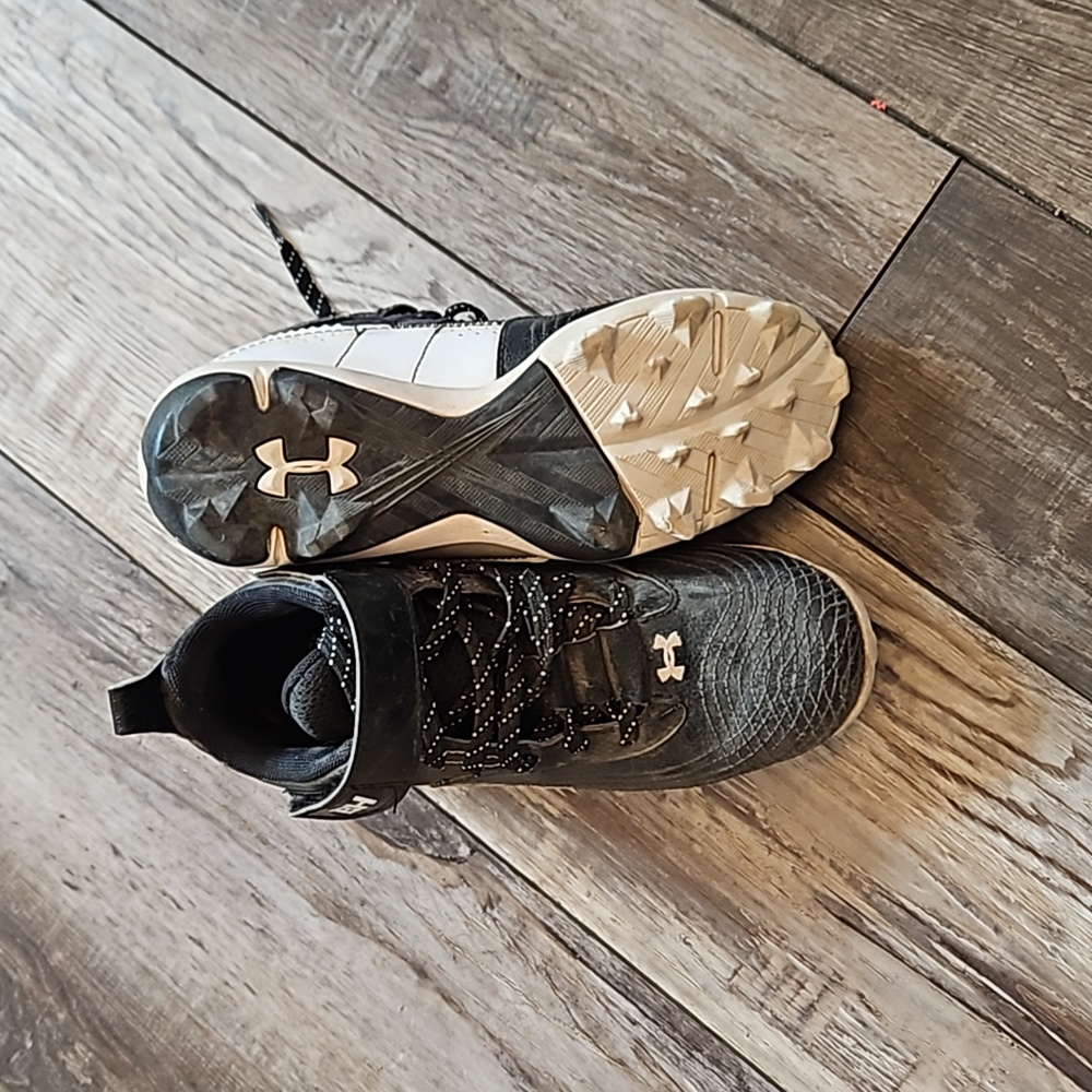 Boys Under Armour Cleats